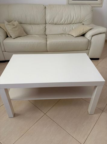 Tavolino da salotto IKEA bianco con ripiano