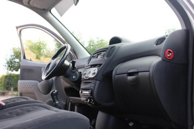 Toyota Yaris Verso 1.3i 16V cat Sol MULTISPAZIO BENZINA TUTTI I TAGLIANDI IN UFFICIALE UNICO UTILIZZATORE - Foto 8