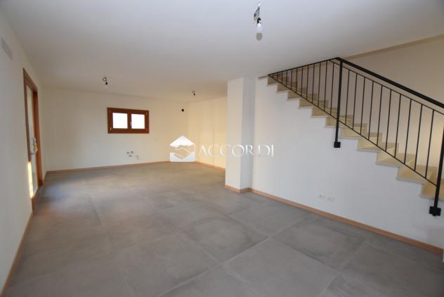 BIFAMILIARE di 6 vani e di 280 mq (TREVIGNANO) rif. RB639