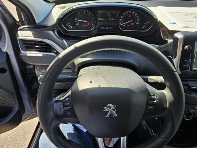PEUGEOT - 2008 - BlueHDi 100 Signature - Foto 9