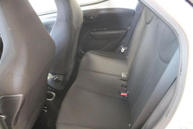 Toyota Aygo Connect 1.0 VVT-i 72 CV 5 porte x-play - Foto 9