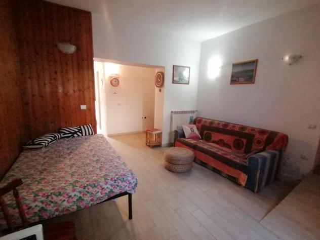 Nel paese storico di Selvena; dove si trovano negozi di prima necessita una banca e la posta; a 20 KM dal Monte Amiata, 8 Km da Castell'Azzara, 23 dal - Foto 11