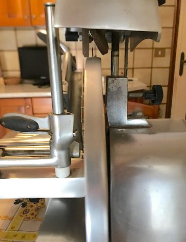 AFFETTATRICE IN ALLUMINIO, 220 volt, LAMA 30 CM - Foto 7