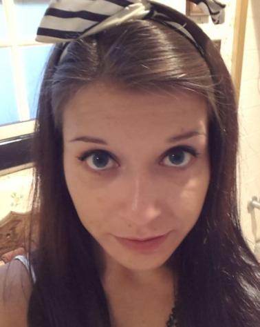 Donna di Spoleto, 27 anni. Fisico Magro Tel: