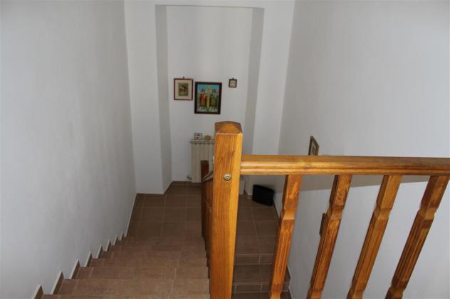Elegante casa a schiera ristrutturata nel cuore del paese - Foto 17