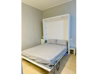 Monolocale con balcone in Centrale M2/FS