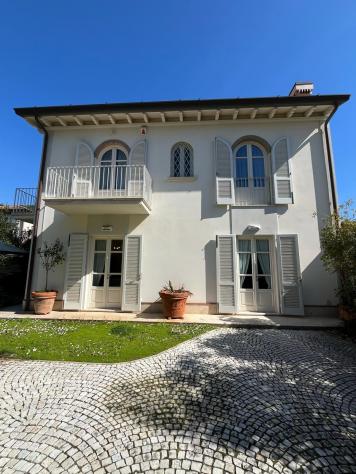Casa singola in affitto a Forte dei Marmi 150 mq Rif: 1258590