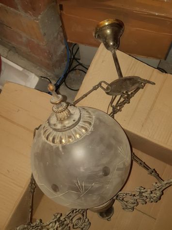 LAMPADARIO CON SFERA IN VETRO SMERIGLIATO - Foto 2