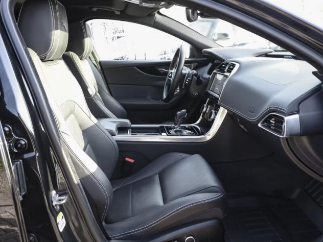 JAGUAR XE (X760) XE 2.0 250 CV aut. R-Dynamic SE - Foto 4