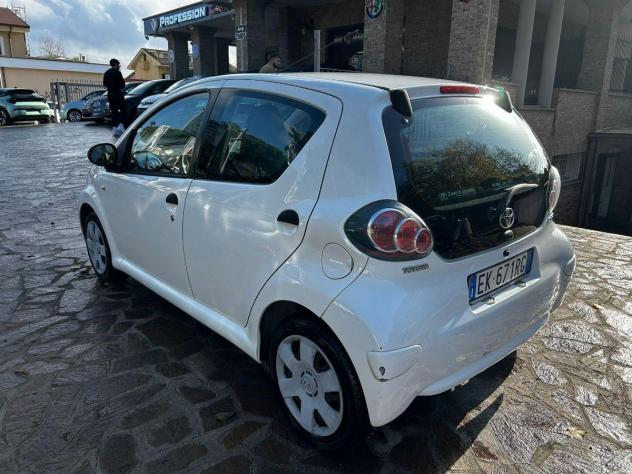 TOYOTA - Aygo - Con. 1.0 VVT-i 72 CV 5p. x-cite MMT - Foto 3