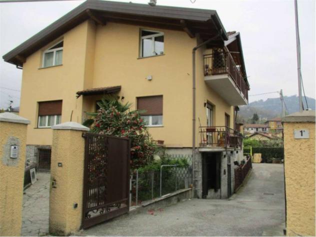 Casa indipendente di 200 m² con più di 5 locali e box auto in vendita a Castello di Brianza - Foto 3