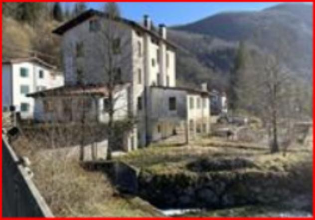 Immobile in asta di 784 m² con più di 5 locali in vendita a Lusevera - Foto 5