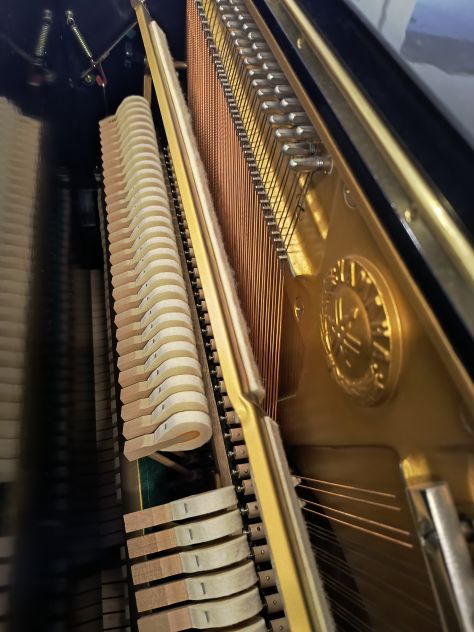 Pianoforte Yamaha U1A dal bel timbro morbido (raro) con trasporto e panca inclus - Foto 2