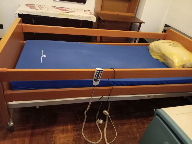 letto ortopedico motorizzato per disabilita'