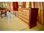 Cassettiera  e comodini in legno di noce