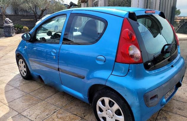 Peugeot 107 1.0 allure - Foto 4