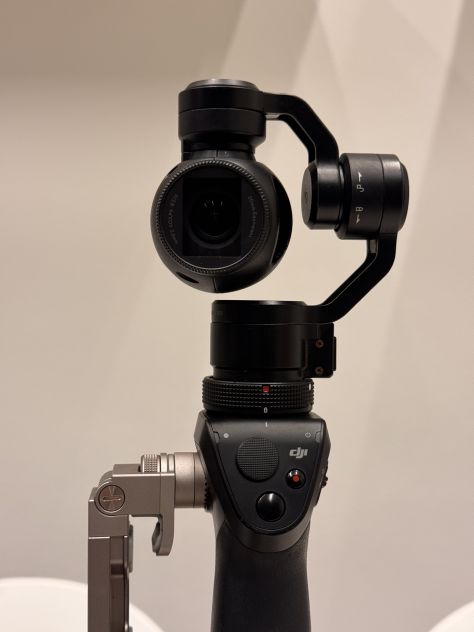 DJI Osmo 4K completo – 2 batterie + microfono + custodia - Foto 5