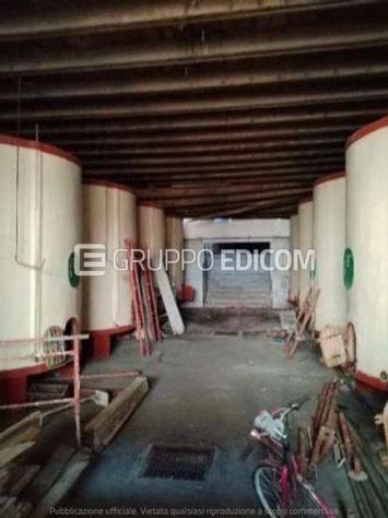 Fabbricati costruiti per esigenze commerciali in vendita a Vergiate - Rif. 4558358