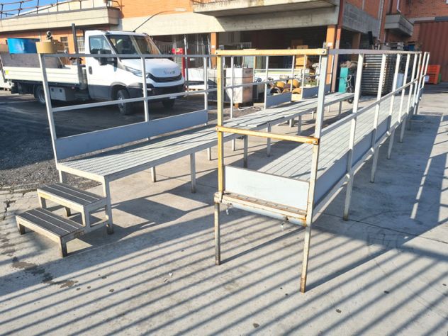pedane con parapetti e scale usate - Foto 7
