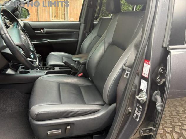 TOYOTA Hilux 2.4 D-4D A/T 4WD 4 porte Double Cab Invincible rif. 23826308 - Foto 4