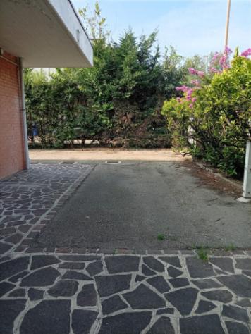 Immobile di 450 m² con più di 5 locali in vendita a Carpi