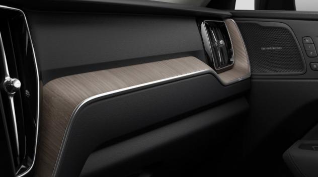 Volvo XC60 B5 AWD automatico Plus Dark - Foto 10