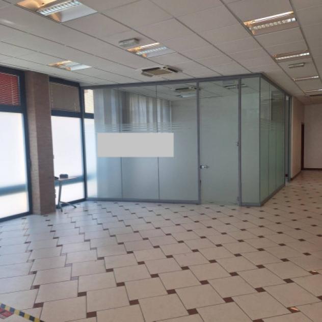 Immobile di 200 m² con 5 locali in affitto a Maranello - Foto 3