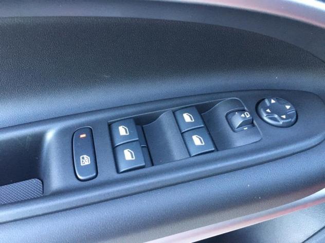 Jeep Avenger 1.2 Turbo Summit PORTELLO ELETTRICO + WINTER PACK - Foto 10