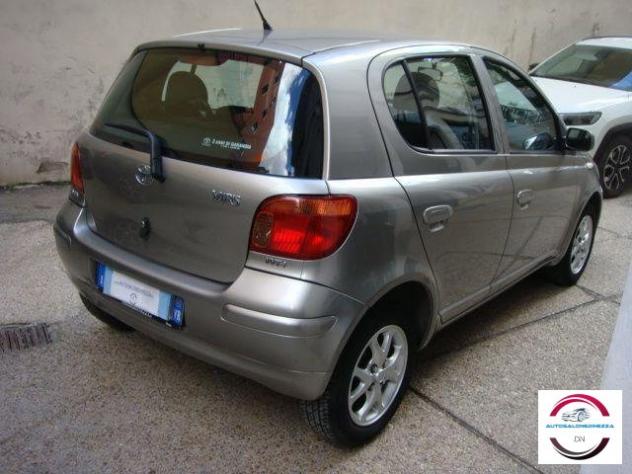 TOYOTA - Yaris - 16V 5 porte Sol *km 38000* - Foto 4
