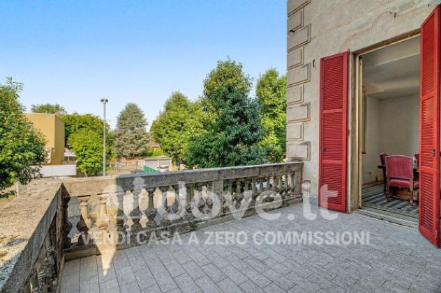 Appartamento di 105 m² con 2 locali in vendita a Lomazzo
