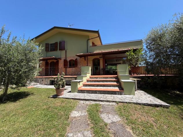Villa in vendita a Maggiano - Lucca 300 mq Rif: 1427323
