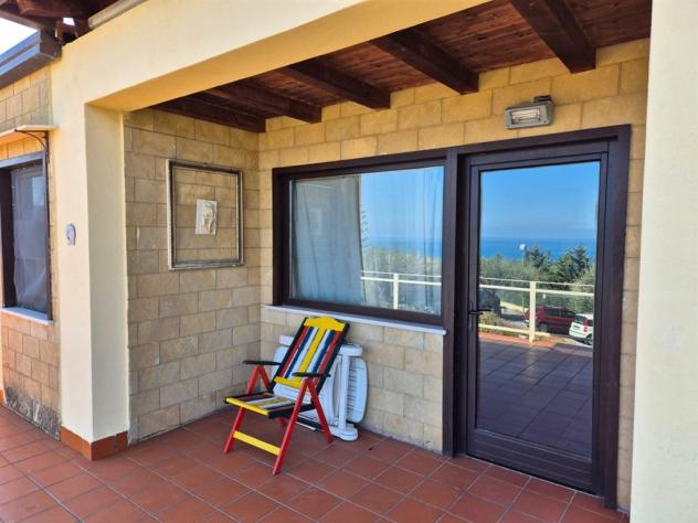 Villa panoramica a schiera con due unità abitative - Foto 7