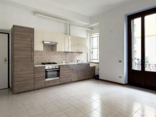 Trilocale con box in centro Monza NON ARREDATO