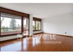 Appartamento di 140 m² con 3 locali e box auto in vendita a Varese
