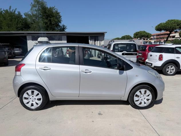 Toyota Yaris 1.0 5 porte Luxury pack - Foto 7