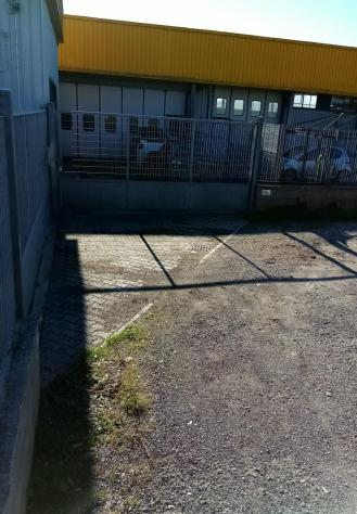 Stagno vendesi ampio capannone con piazzale suddiviso in 2 unità immobiliari - Foto 3