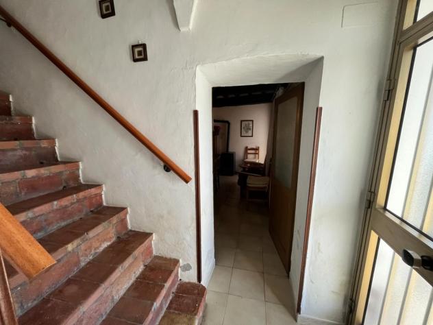 Nel Villaggio di Montebuono, a soli 10 km dalle Terme di Sorano e a 18 km da Pitigliano,
vendiamo un casale di circa 150 mq su due piani composto: Pi - Foto 20