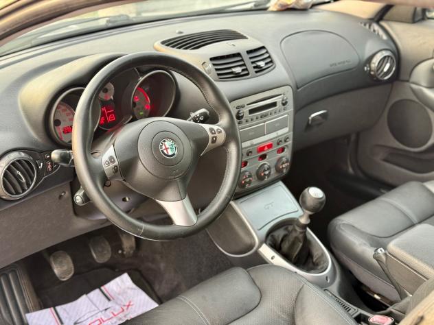 Alfa Romeo GT 1.9 JTDM 150CV 16V Distinctive - Foto 8