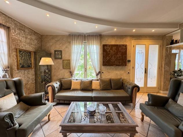 VILLA SINGOLA SU LOTTO DI 820 MQ - Foto 12