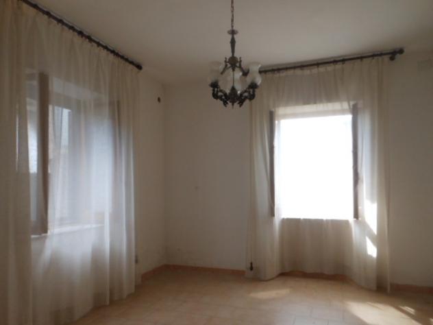 2072/ PIETRAMELARA Appartamento di 100 mq al piano terra di una villetta bifamiliare al centro di Pietramelara, in via Giuseppe Garibaldi, n.16 con gi - Foto 9