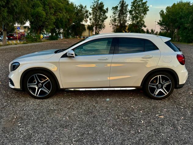 MERCEDES- BENZ GLA 200 D AMG PREMIUM - Foto 3