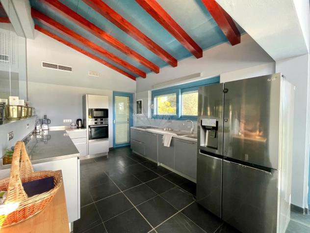 VILLA di 13 vani e di 210 mq (PIETRASANTA) rif. 1542 - Foto 3