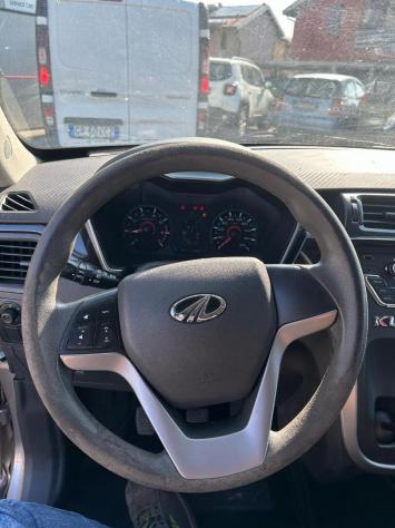 Mahindra KUV100 1.2 VVT K8 - Foto 10