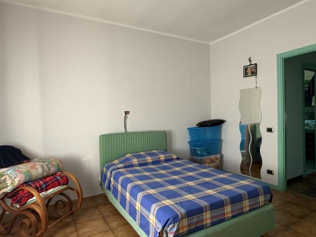 RONCHI, zona tranquilla e vicina al mare, villa su più livelli con ampio giardino su quattro lati. Al piano terra troviamo ingresso, salone, tinello, - Foto 20