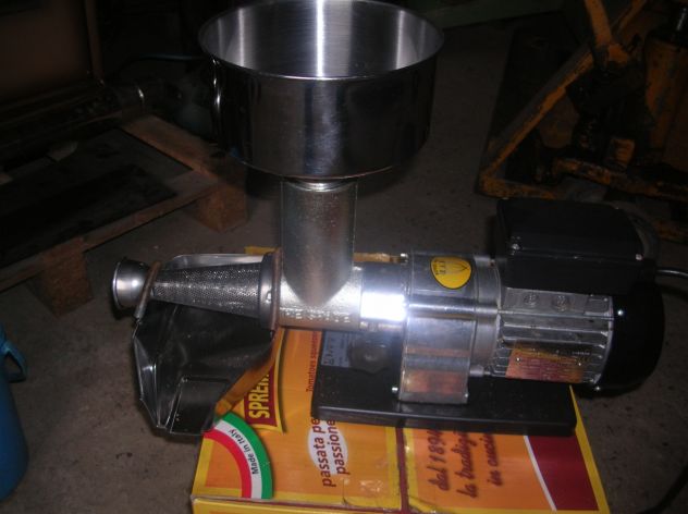 Macchina per conserva di pomodoro TRE SPADE volt 220 monofase - Foto 3