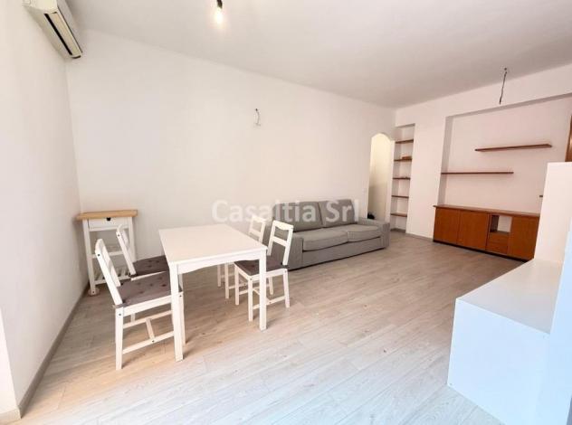 Stanza matrimoniale in trilocale ristrutturato, con aria condizionata e balcone disponibile da subito - Foto 10