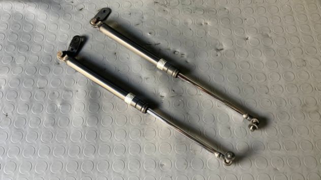 Pistoncini portellone posteriore Kia Sportage del 2001