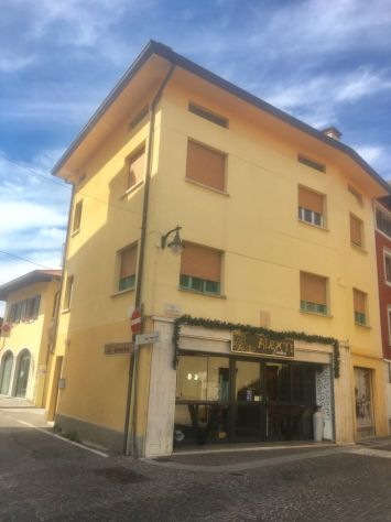 FELETTO UMBERTO CENTRO
