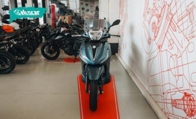 PIAGGIO Beverly 300 i.e. hpe rif. 23930991 - Foto 3