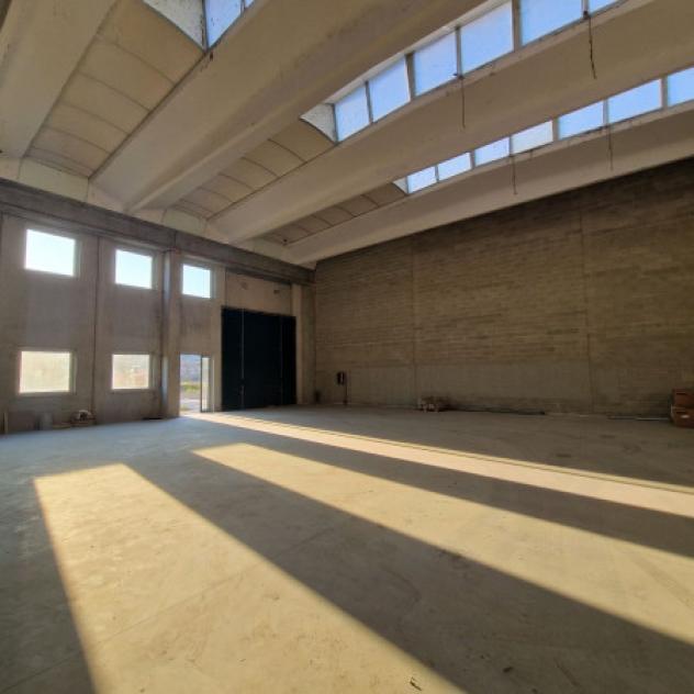 Immobile di 595 m² con 3 locali in affitto a Arese - Foto 5